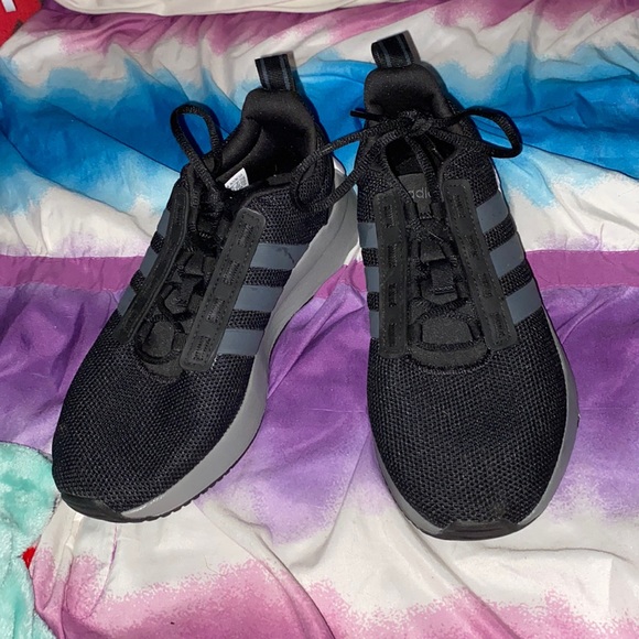 black adidas - Picture 1 of 1